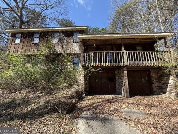 2083 Holm Court Riverdale