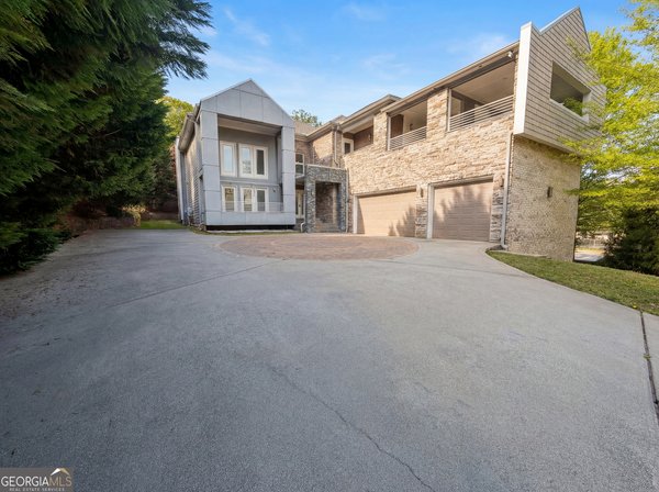 302 Summer Garden Drive, Marietta