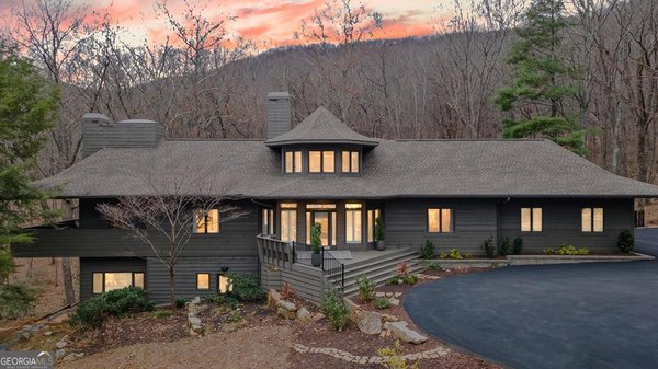 220 Wake Robin, Big Canoe