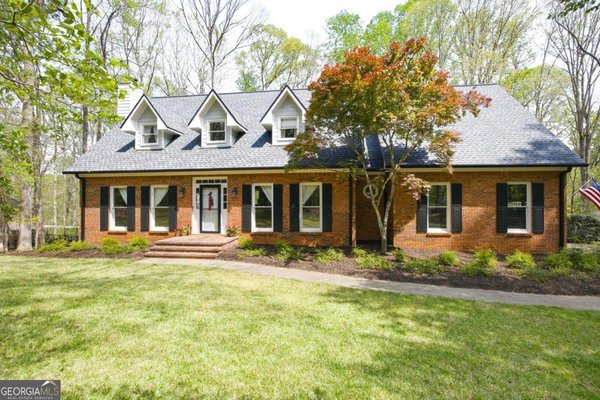 502 Riverview Court, Woodstock