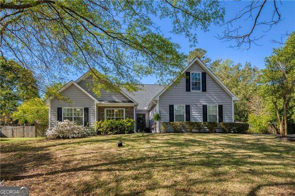 1520 Smoke Hill Drive, Hoschton