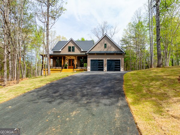 1050 Rainbow Circle, Cleveland