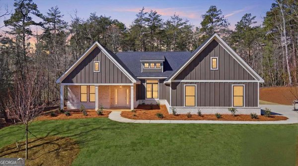 196 Red June Lane, Clarkesville