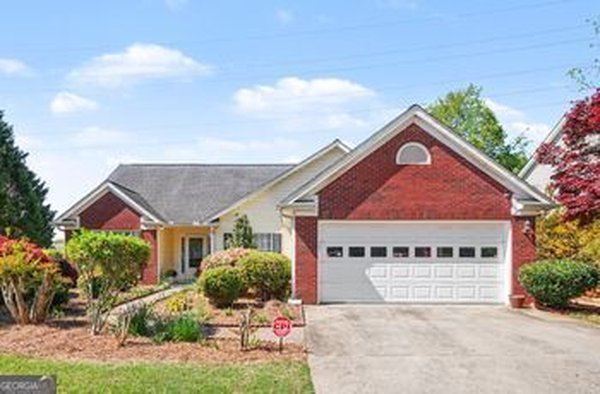 2130 Saint Thomas Way, Suwanee