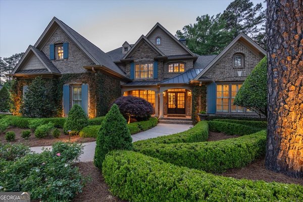 104 Aston Hall Macon