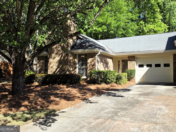 69 Dover Trail Peachtree City