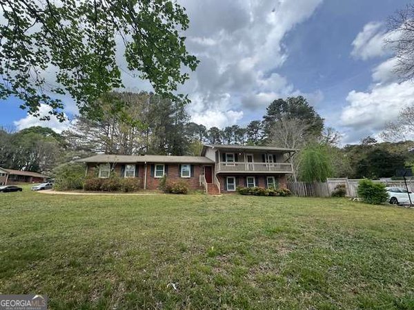 1458 Tall Pines Drive, Douglasville