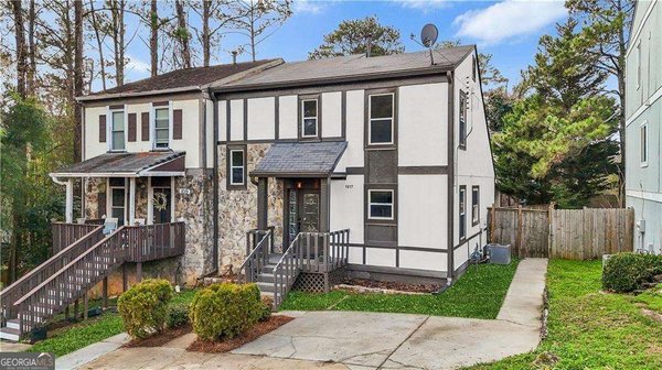 1017 Falling Valley Court, Smyrna