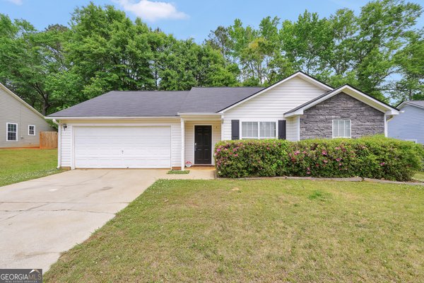 521 Sarahs Lane, Locust Grove