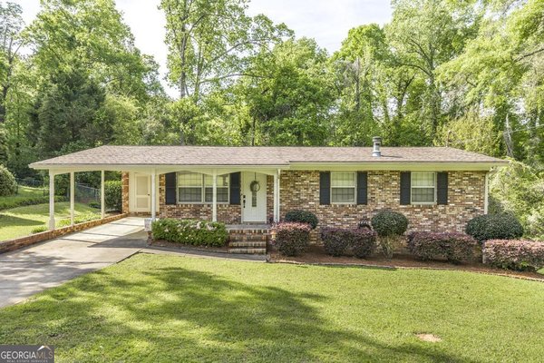 4260 Wood Forest Place Macon