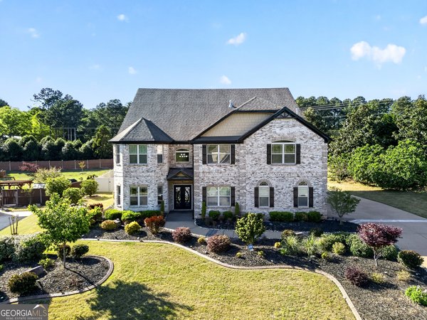 215 Legends Dr, Fayetteville