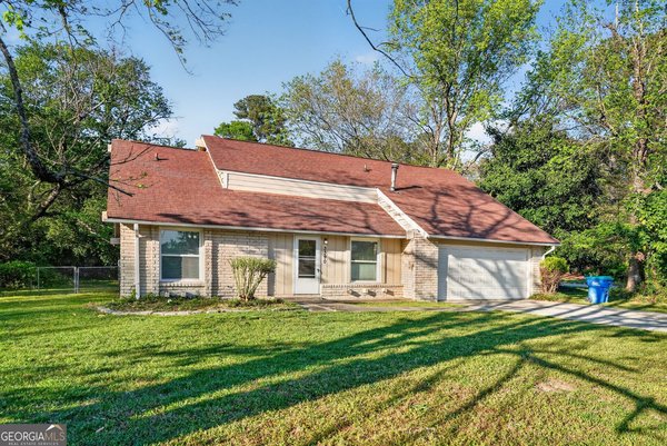 3390 Valley Bend Road, South Fulton