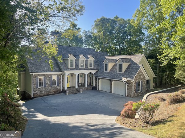 31 Rocky Circle, White