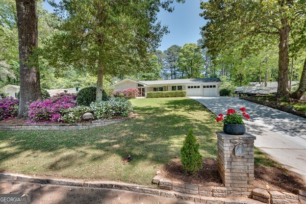 2349 Crestcliff Drive, Tucker
