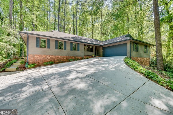 3684 Hunting Ridge Drive, Lilburn