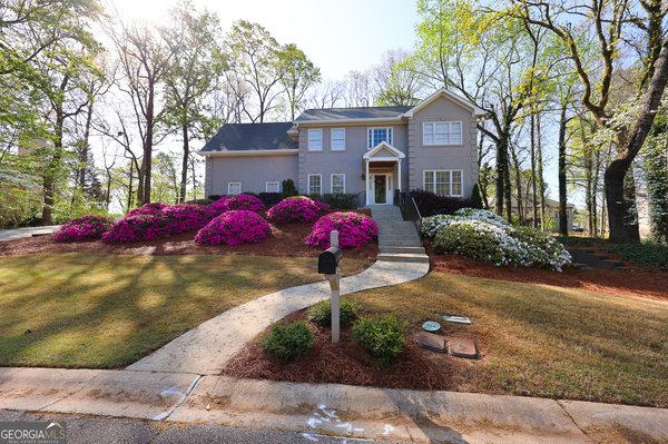 410 Falcon Creek Drive, Suwanee