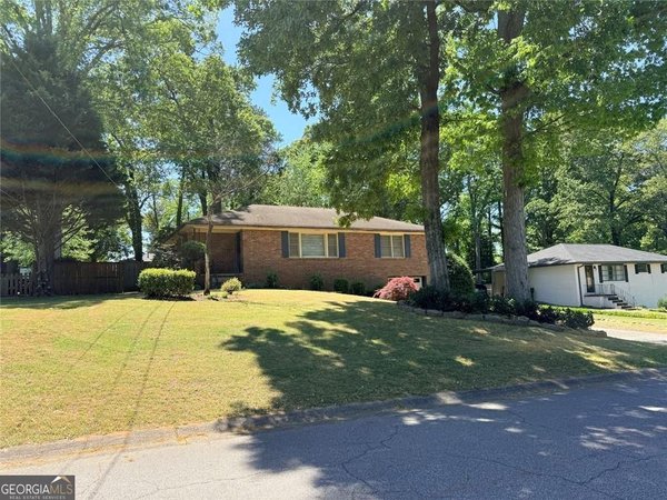 689 Walnut Circle Marietta