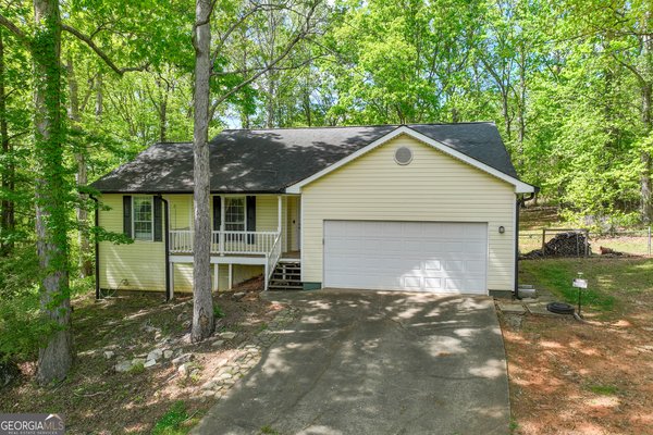 135 Redbud Court, Senoia
