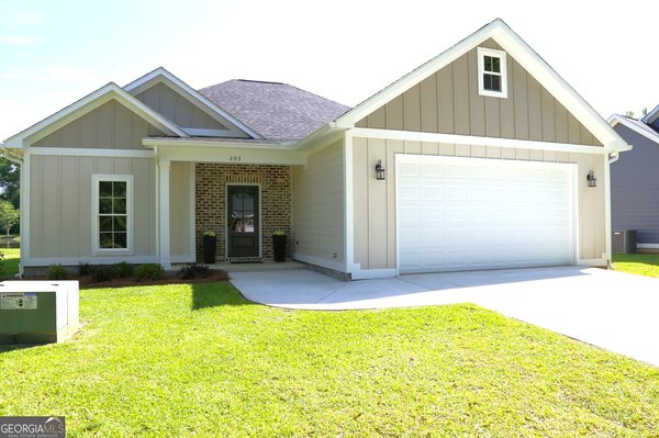 203 Saxton Place Leesburg