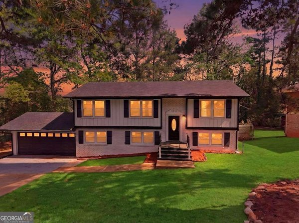 2304 S Hairston Road, Decatur