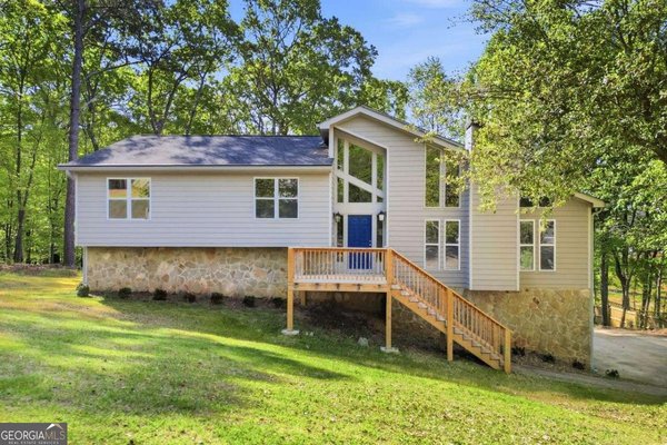 6870 Creekwood Drive, Douglasville