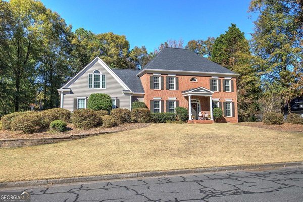 4 Buckingham Court, Cartersville