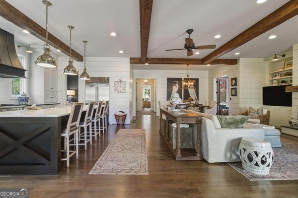 82 Wood Place Roswell