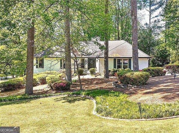 1792 Walker Ridge Drive Marietta