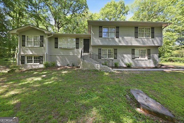 737 Mountainbrooke Circle, Stone Mountain