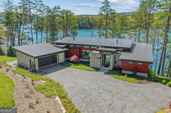 565 Wildflower Circle, Clarkesville