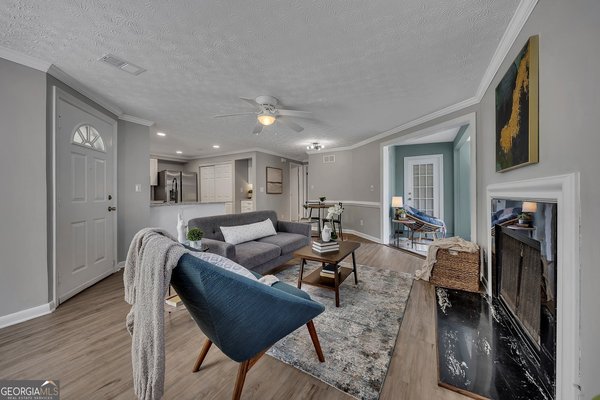 1321 Keys Lake Drive, Brookhaven