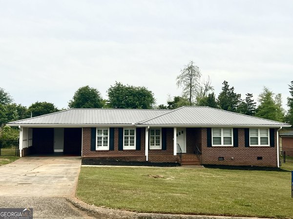 6 Colonial Drive Newnan