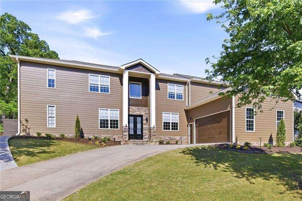 232 Waters Lake Drive, Woodstock