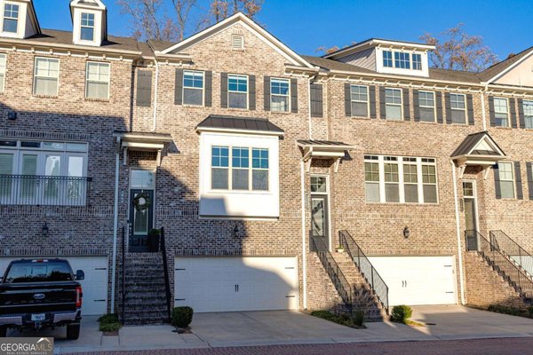 2002 RAVEN Way, Atlanta