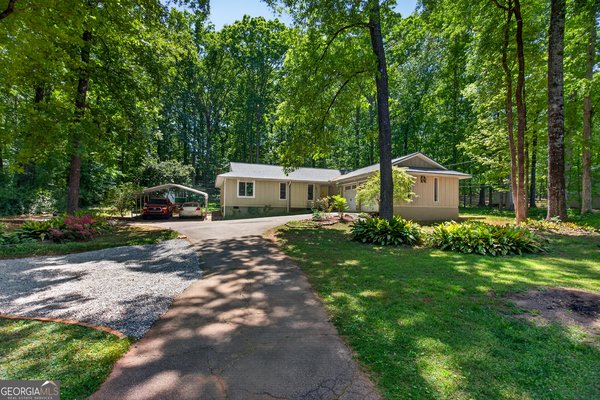 300 Cumberland Drive, LaGrange