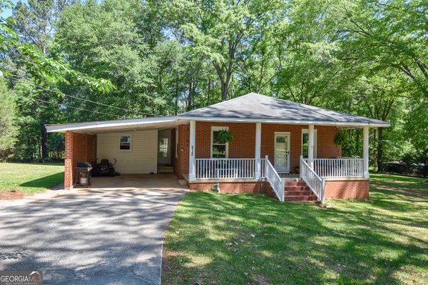 212 Harp Road, Thomaston