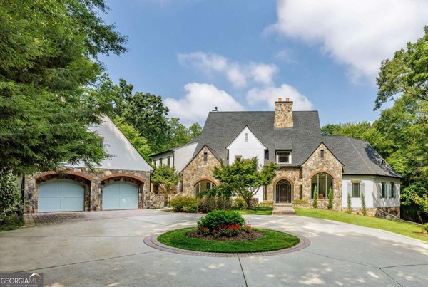 1395 Hearst Drive Brookhaven