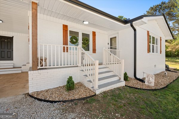 2746 County Road 67, Roanoke