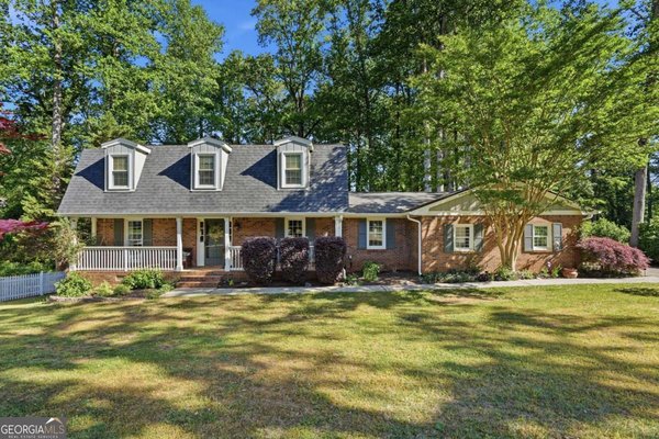 135 Beechwood Trail, Roswell