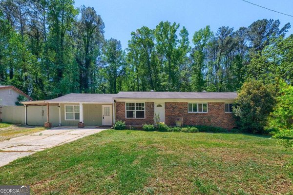 2340 Chestnut Log Loop, Lithia Springs