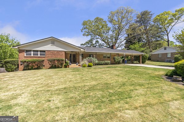 2037 Pine Tree Trail Gainesville