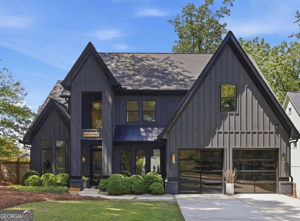 2420 Wawona Drive, Brookhaven