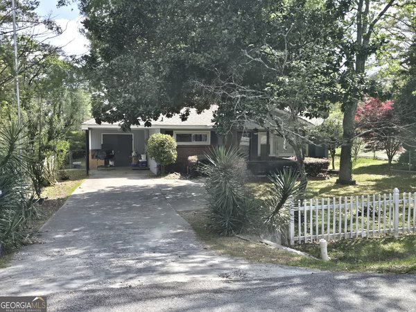 472 Denham Street Riverdale