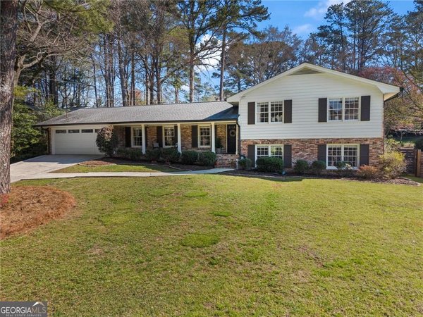 4841 Leeds Court, Dunwoody