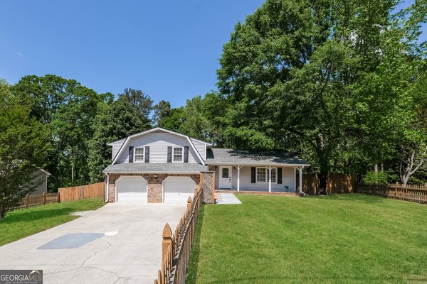 905 Lassetter Circle, Villa Rica