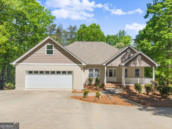 45 Holcomb Drive, Cleveland