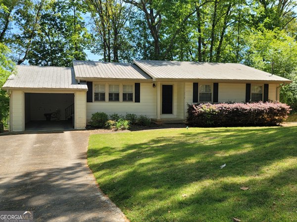 2212 Colonial Circle, Gainesville