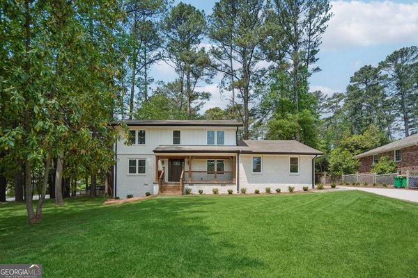 2452 King Arthur Circle, Atlanta