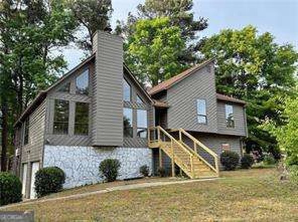 2592 Deerfield Circle, Marietta