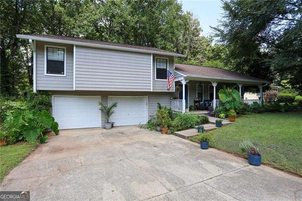 419 Creekside Lane Woodstock